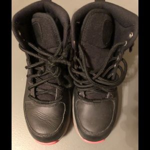 Girls nike acg boots
